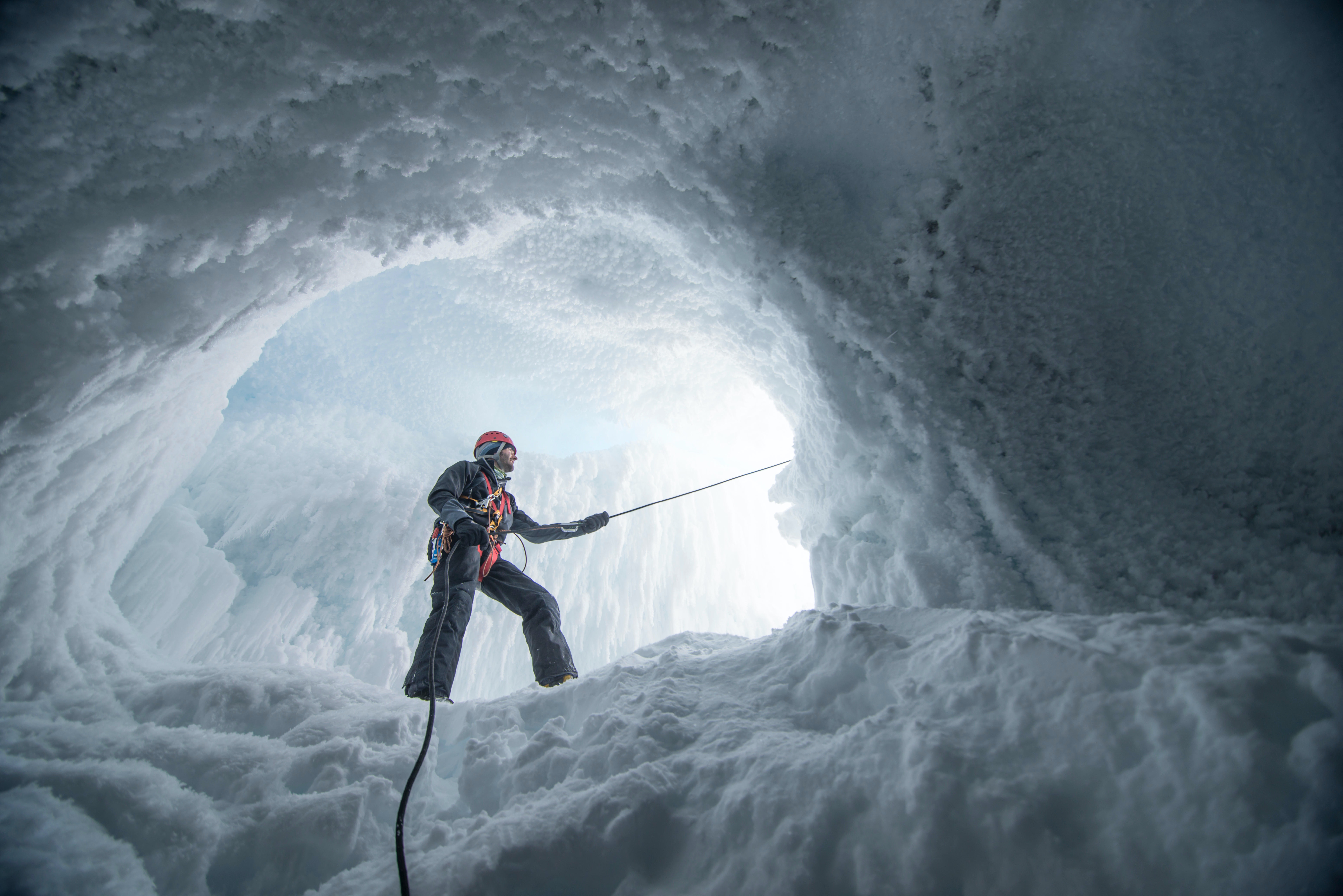 ice-climbing-adventure-EWBPM6.jpg